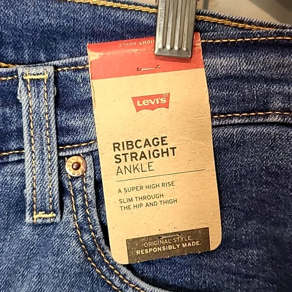 Levi's Women's Ribcage High Rise Jeans - Blue - Picture 7 of 12